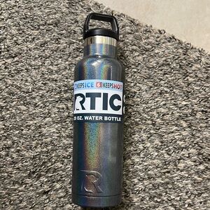 Rtic Gray Insulated Water Bottle with Black Lid- 20 oz